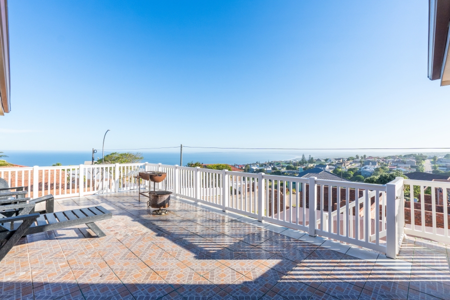 4 Bedroom Property for Sale in Dana Bay Western Cape